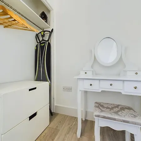 Fabulous Quiet Chelmsford Apartment - Free Parking Exterior photo